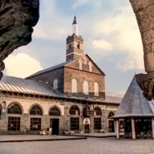 Uçaklı GAP Turu 4 Gece 5 Gün Diyarbakır-Gaziantep Ajet ile 25-29 Nisan